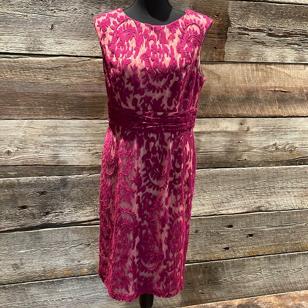 Adrianna Papell Knee-Length Sleeveless Dress